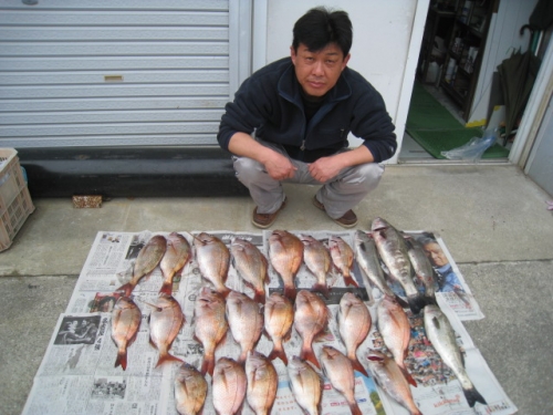 一潮ニ場所三に餌（釣りの格言）