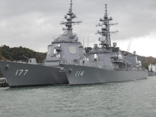 イージス艦　