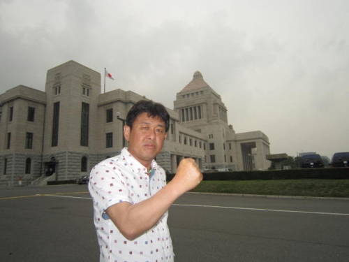 国会に殴り込み！