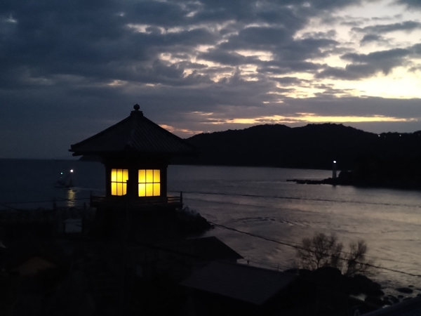 『夜明け前』