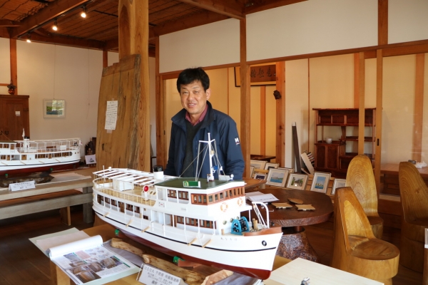 幼少の頃船の機関室を観せてもらうのが楽しみだった
