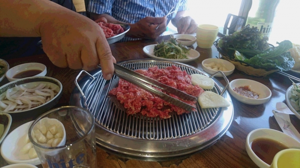 お約束のプルコギ…ニンニク食べ過ぎ家族から不評を買う