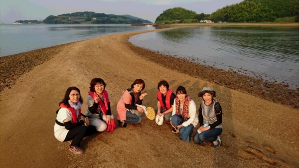 何度かのテレビ出演でカメラ慣れしています
