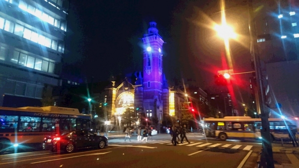 夜は街中の歴史的建造物も輝く