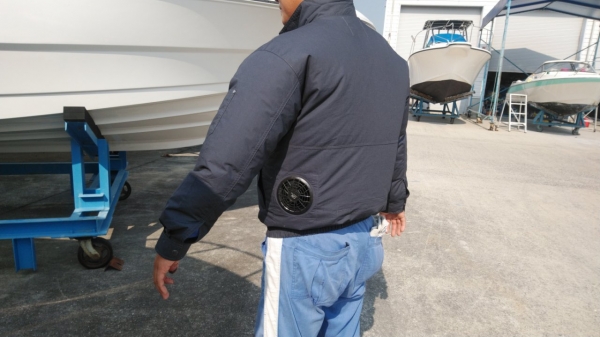 この夏サービスマン用に扇風機付空調服を導入