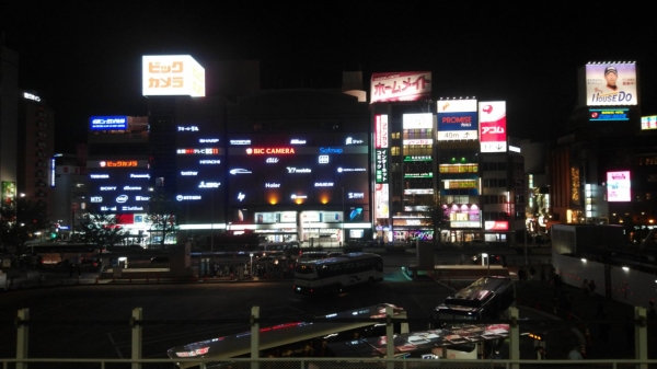 名古屋駅のホームにて