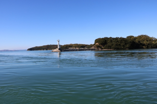 小江の向い沖ノ島