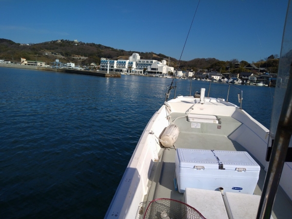 ２時間の釣りを終え意気揚々帰港