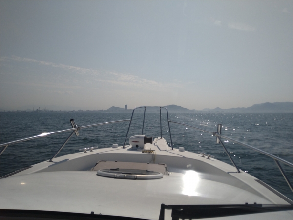 霞んだサンポート高松