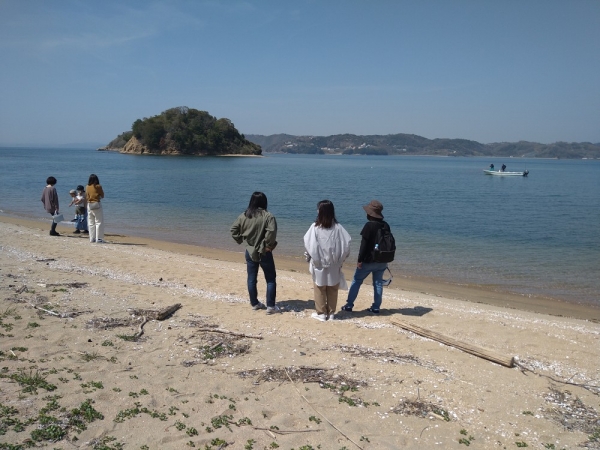 生憎満潮でビーナスロードは見えず