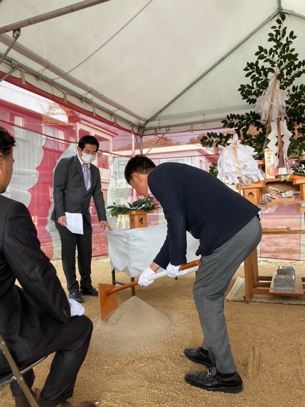 人生初の鍬入れの儀