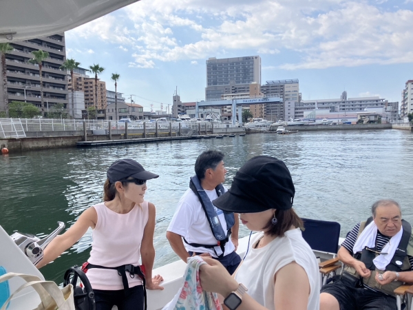 高松海の駅に係留