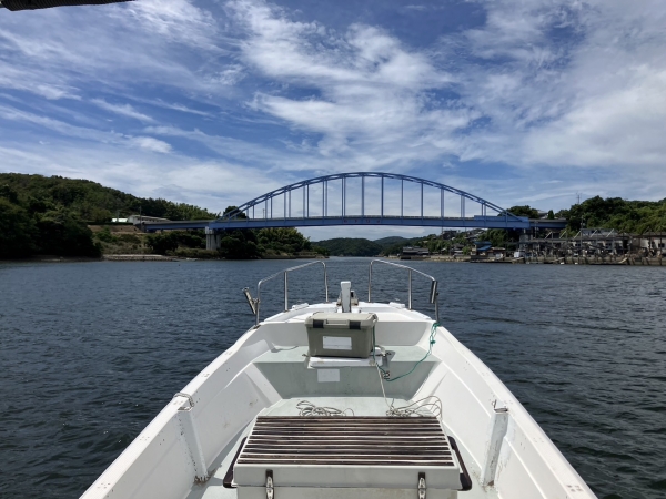 邑久長島大橋を通過