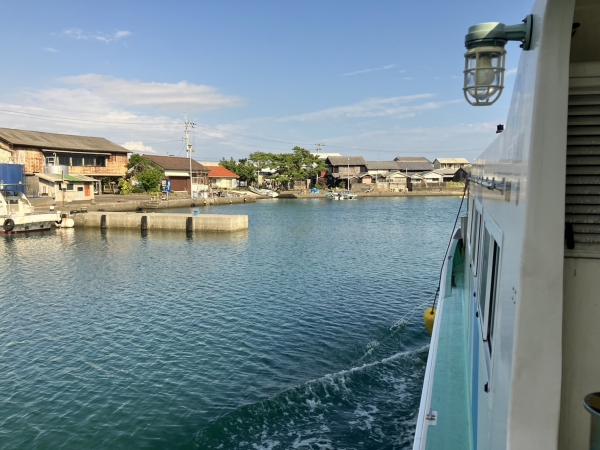 小さな島の発着場