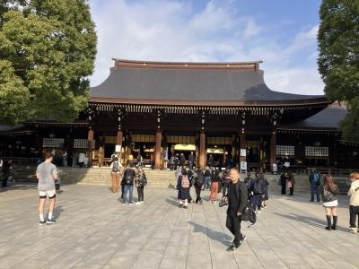 本殿で今年一年の感謝を伝える