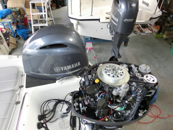 AG21船外機換装