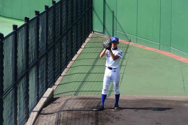 ブルペンで調整中