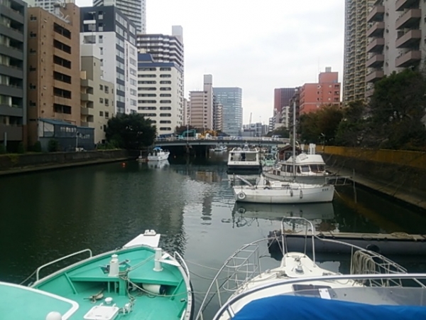 【月島】運河に架かる何本もの橋をくぐり東京湾へ…