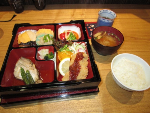 お食事処