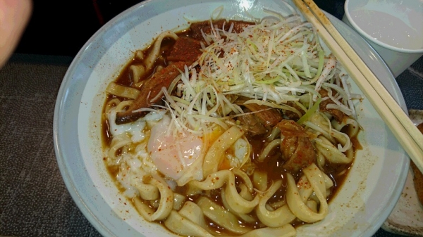 画像は味噌煮込みきしめん、ノーマルかつお出汁の方がお薦め