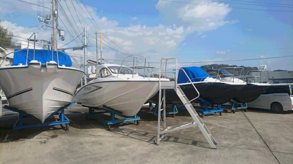 ＹＦＲ２４ボートカバー剥ぎ見学の準備