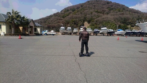 前後左右その場回転…上手いものだ