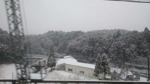 近鉄特急、奈良と三重の県境辺り