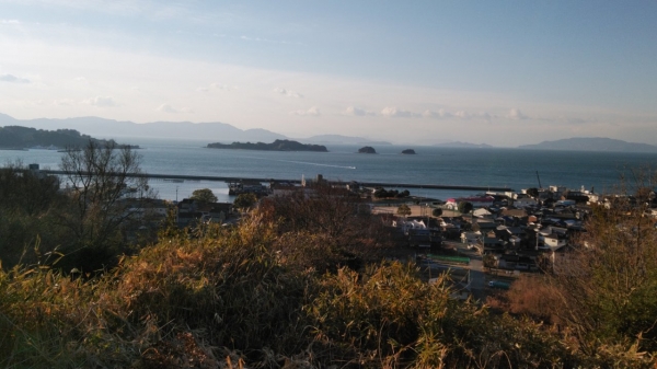 黒島の後ろは小豆島そのまた後ろは四国
