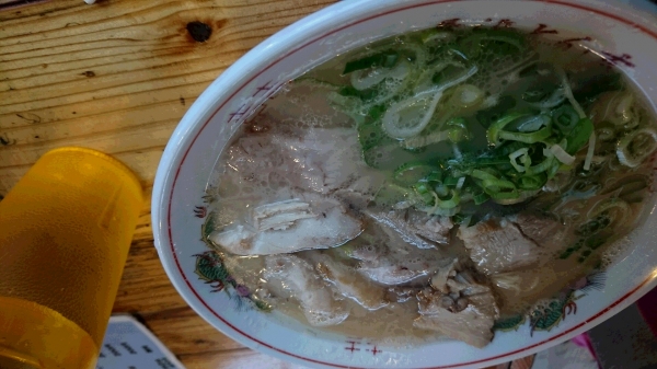 元祖長浜ラーメン、臭みもなく食べ易い