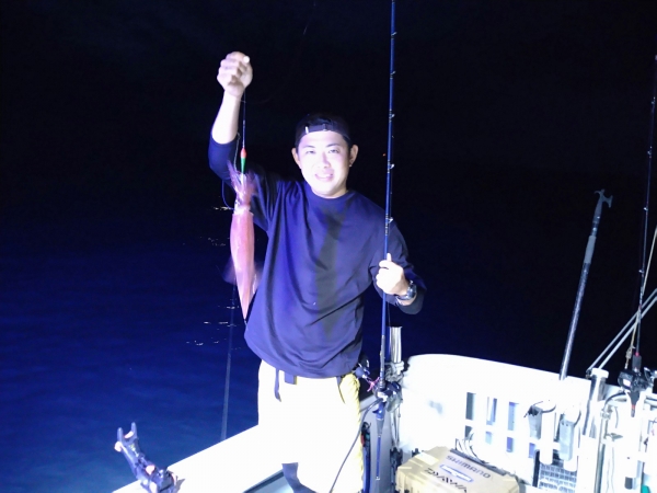 スピニングで潮上に投げる釣方が流行り？