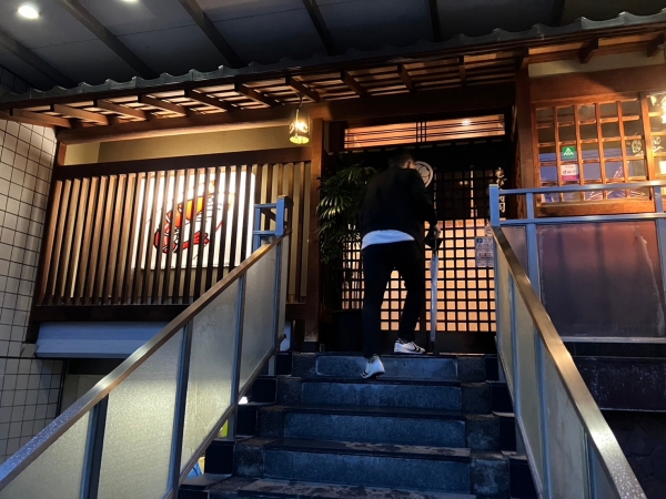 芸能人がお忍びで訪れるえび鮨