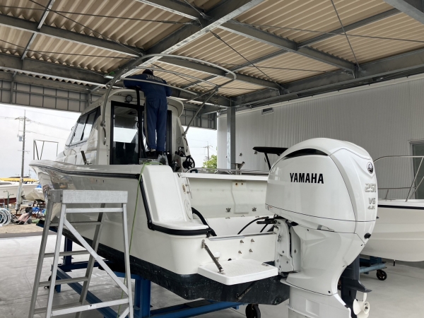 YF27EX船外機換装中