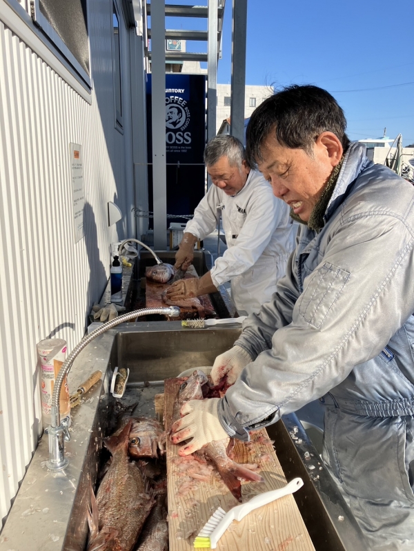 真子と白子を孕んでいる