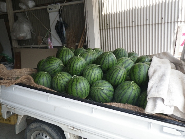 軽トラで次々補給します