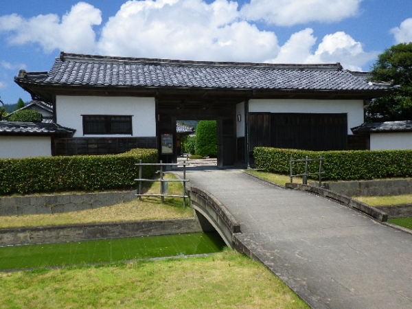 出雲文化継承館の中に『羽根屋』さんはあります