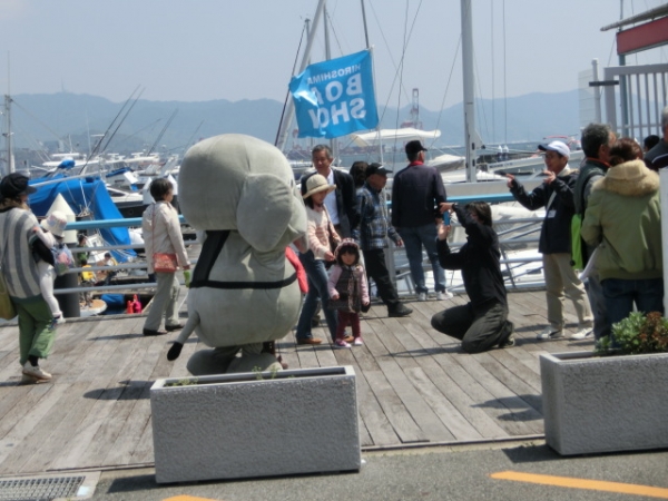 ボートショー会場（広島観音マリーナ）