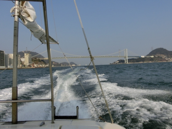 瀬戸内海西の端、関門橋を通過…