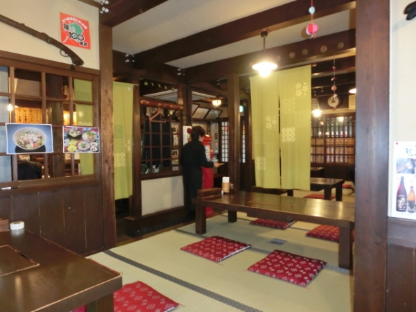 地元業者Ｋさんイチオシ『鳥料理ゆふ』で骨付き鳥を戴きました