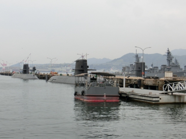 潜水艦が待機している呉港