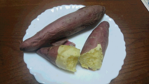 その夜石焼き芋に…