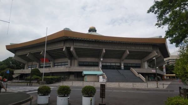 千鳥ヶ淵と武道館前を散策