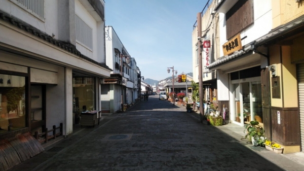 いい具合に鄙びた臼杵の街並み