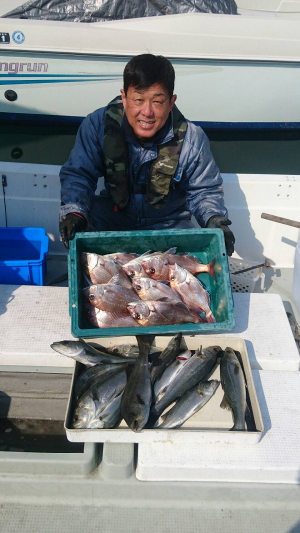 二時間で真鯛10枚ハネ11本