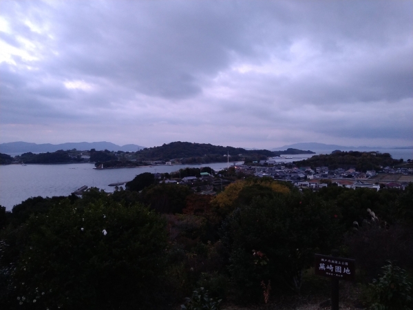 牛窓神社から前島を望む