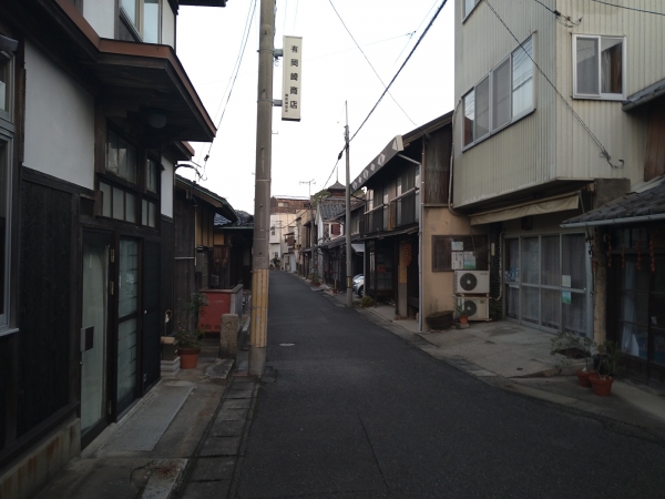 商店街を抜け旧牛窓東小学校に通った