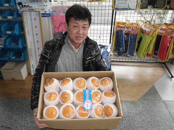 デコポンは剥きやすく皮ごと美味しく食べれます