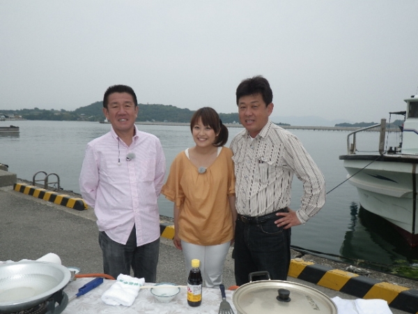 ＫＳＢ北村アナとくっつき過ぎ？寝起きで髪が立っています…