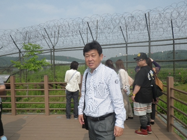 有刺鉄線の向こうは北朝鮮です