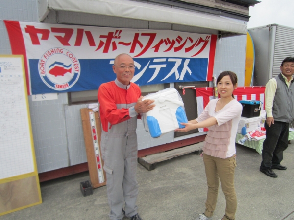 チヌの部優勝に笑顔のＯさん