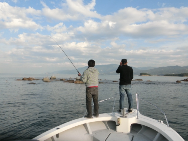 最後の望みでグンカンでキャストしますがイカも沈黙（笑）